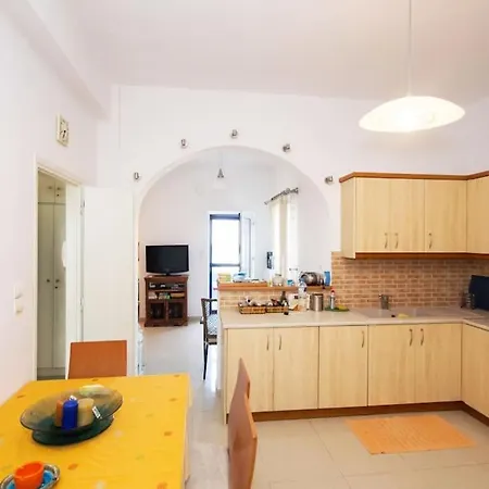 Seafront House Irini 펜션