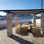 Semesterbostad Seafront House Irini *